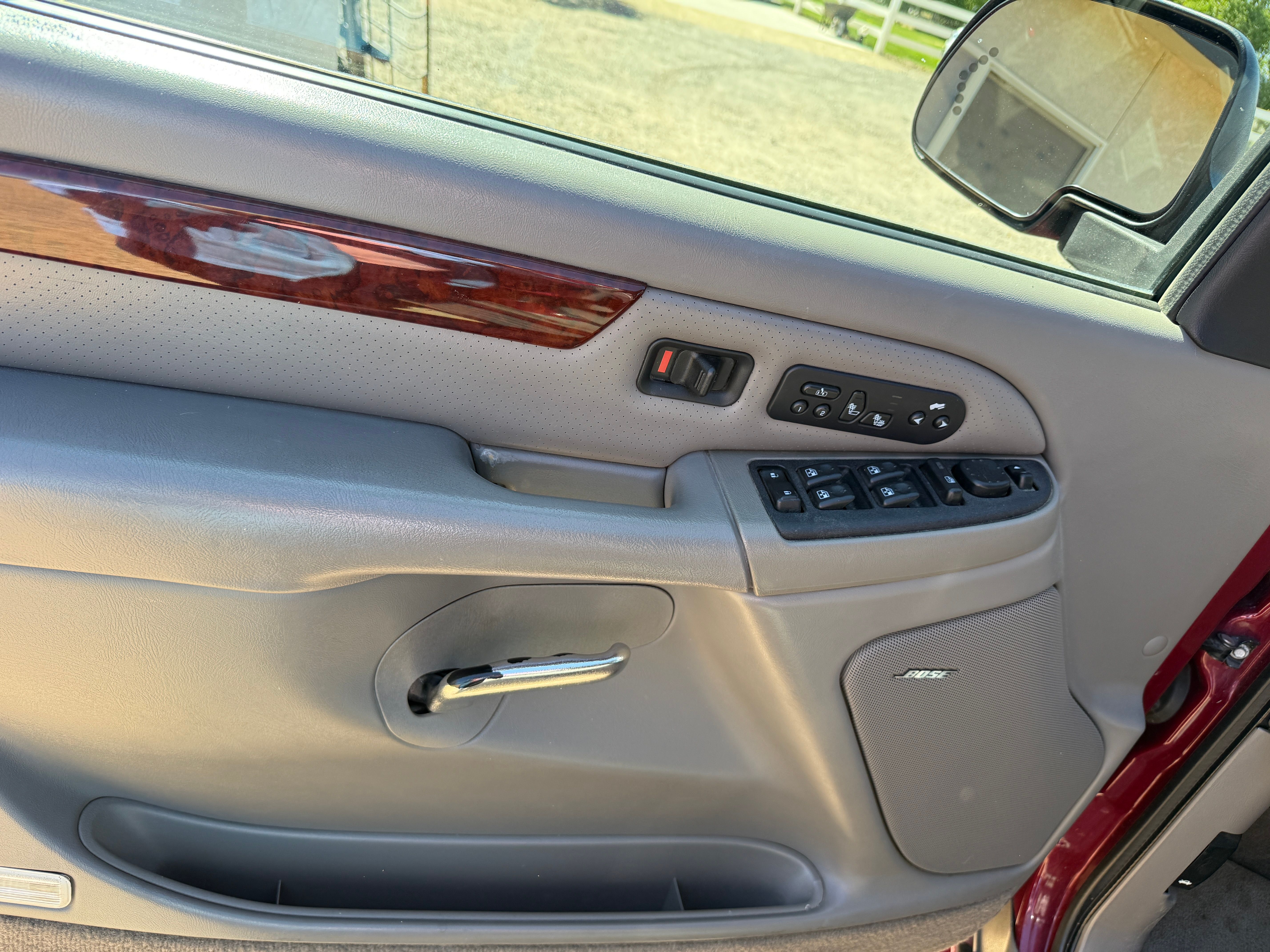 Used 2005 Cadillac Escalade AWD image 12