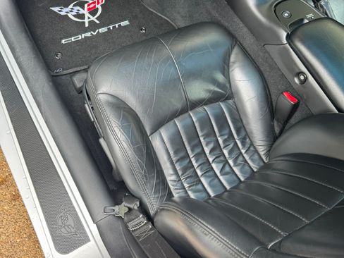 Used 2000 Chevrolet Corvette Coupe image 19