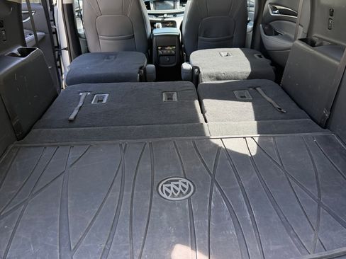 Used 2019 Buick Enclave Essence FWD image 17