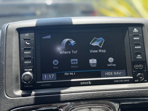 Used 2015 Chrysler Town & Country Touring-L w/ Driver Convenience Group FWD image 32