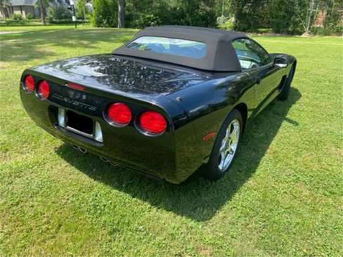 Used 2003 Chevrolet Corvette Convertible 2D w/ Preferred Equipment Group1 image 6