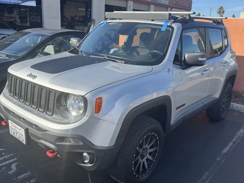 Used 2016 Jeep Renegade Trailhawk image 18