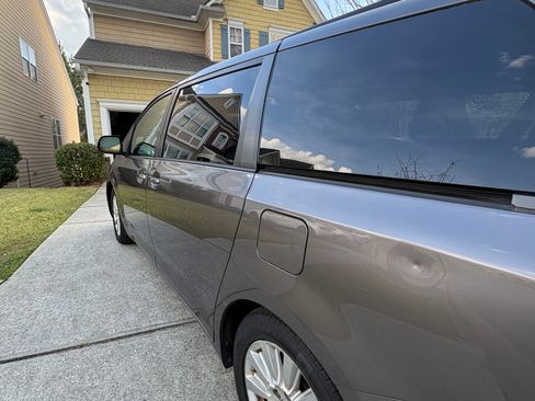 Used 2016 Toyota Sienna Limited Premium image 13