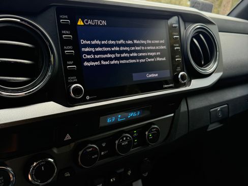 Used 2021 Toyota Tacoma TRD Off-Road w/ Technology Package image 18