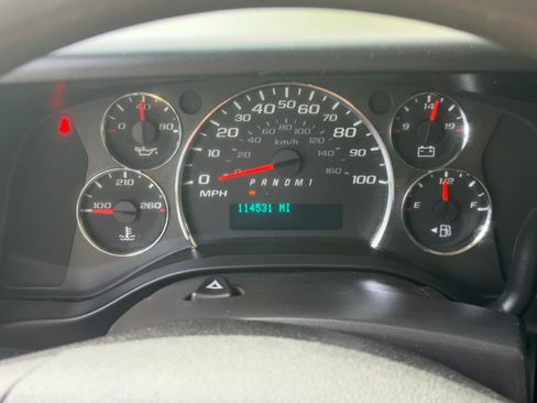 Used 2017 Chevrolet Express 3500 Extended RWD image 5
