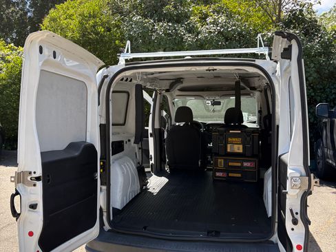 Used 2018 RAM ProMaster City Tradesman FWD image 5