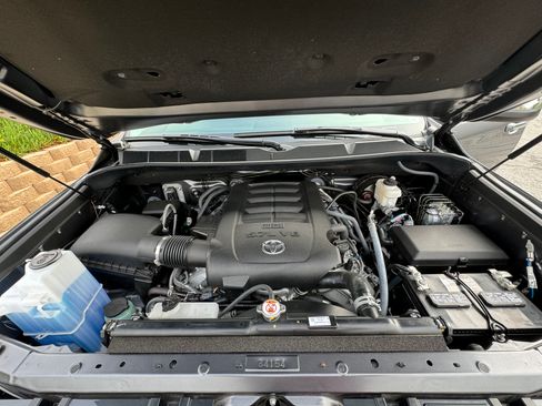 Used 2021 Toyota Tundra Platinum image 19