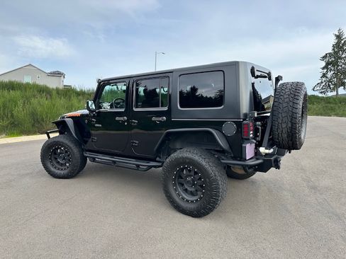 Used 2010 Jeep Wrangler Unlimited Sport image 5