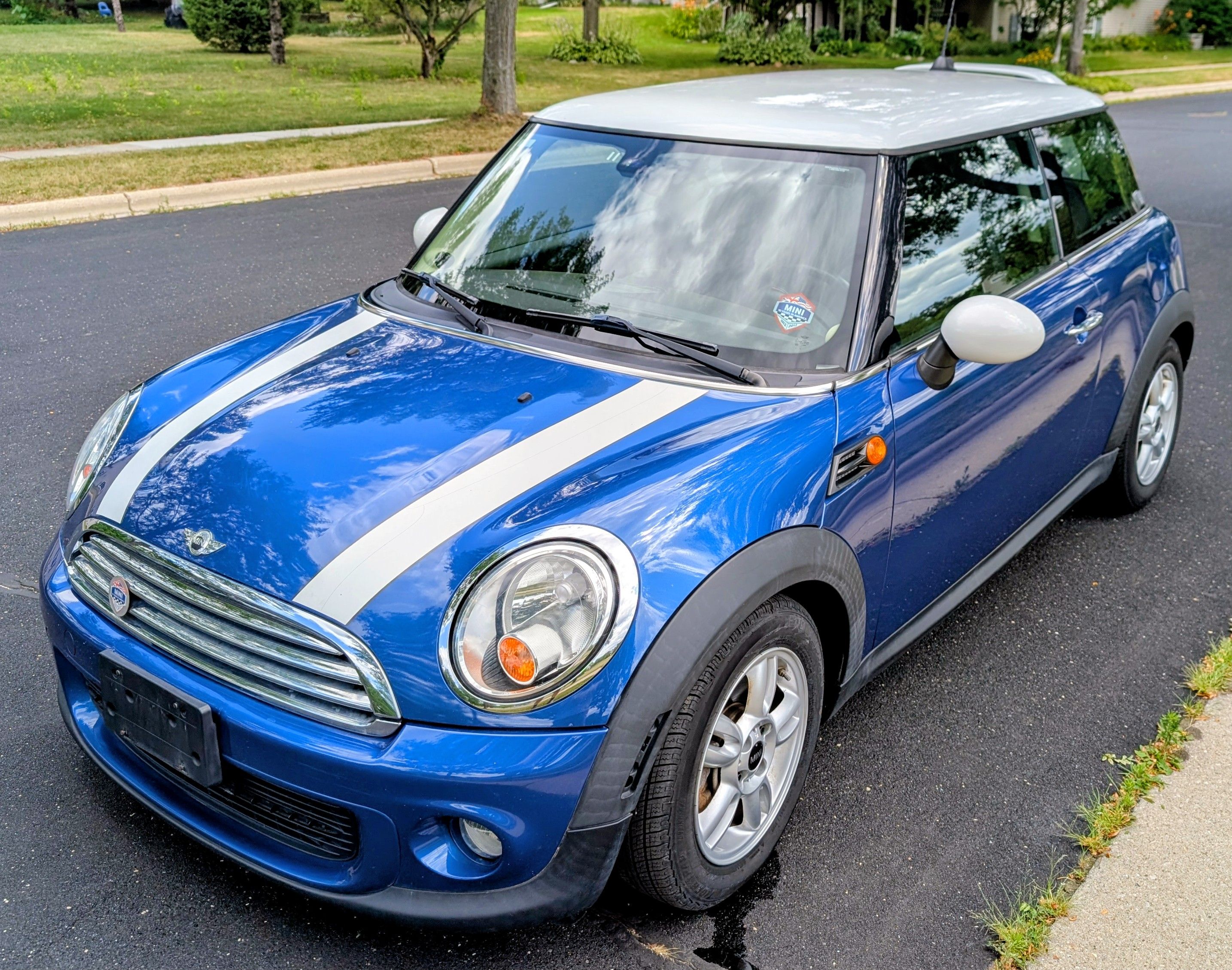 Used 2012 MINI Cooper Hardtop FWD image 1