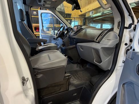 Used 2018 Ford Transit 150 148 Medium Roof image 21