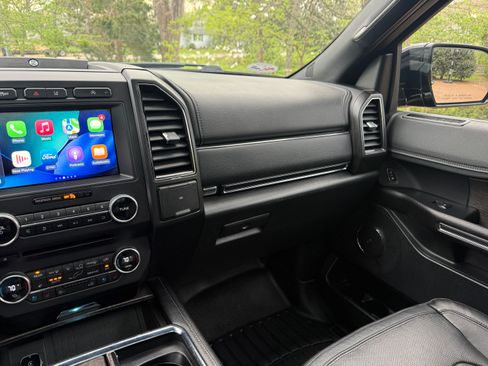 Used 2018 Ford Expedition Limited w/ Equipment Group 301A image 14