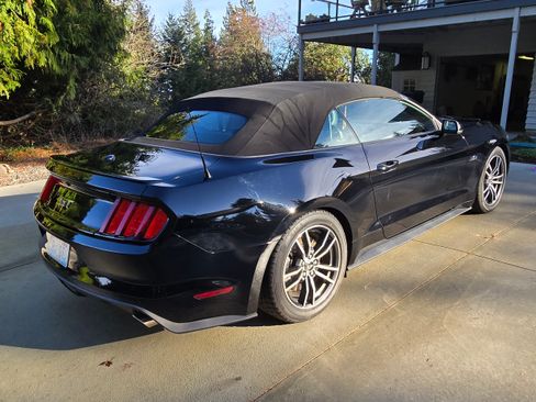 Used 2017 Ford Mustang GT Premium w/ Equipment Group 401A image 23