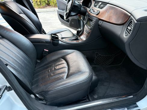 Used 2006 Mercedes-Benz CLS 500 image 19