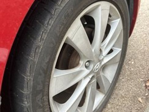 Used 2013 Hyundai Accent GLS w/ Premium Pkg image 11