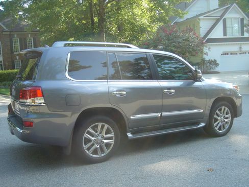 Used 2015 Lexus LX 570 4WD image 8