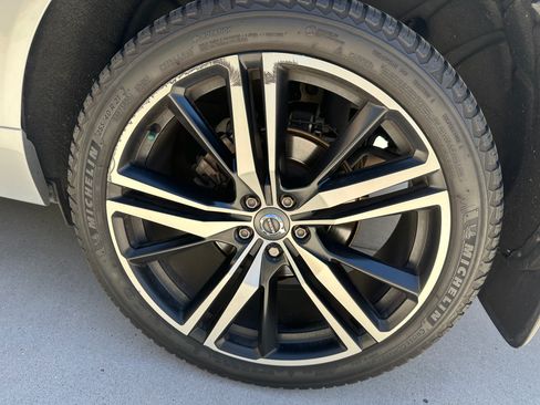 Used 2021 Volvo XC60 T5 R-Design w/ Protection Package Premier AWD/4WD image 22