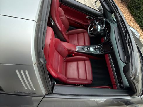 Used 2019 Porsche 911 Targa 4 GTS image 11