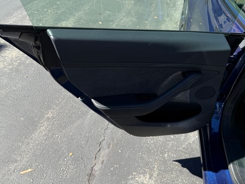 Used 2023 Tesla Model 3 Standard Range image 10