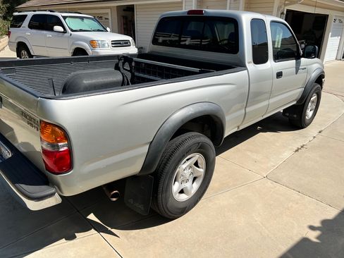 Used 2001 Toyota Tacoma 4x4 Xtracab V6 image 4