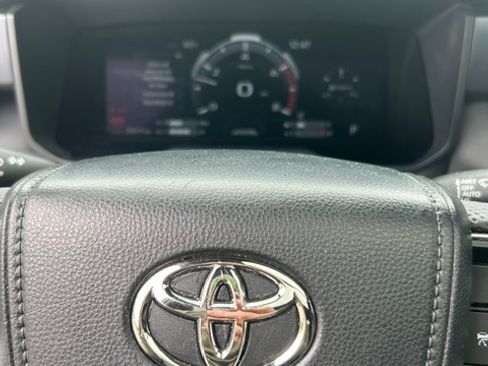 Used 2023 Toyota Tundra Platinum AWD/4WD image 1
