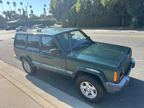 Used 1999 Jeep Cherokee Sport image 5