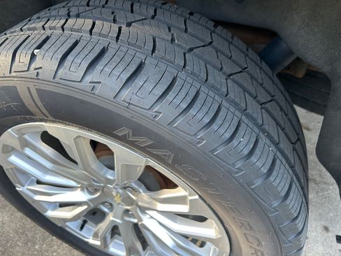 Used 2018 Chevrolet Suburban LS image 9