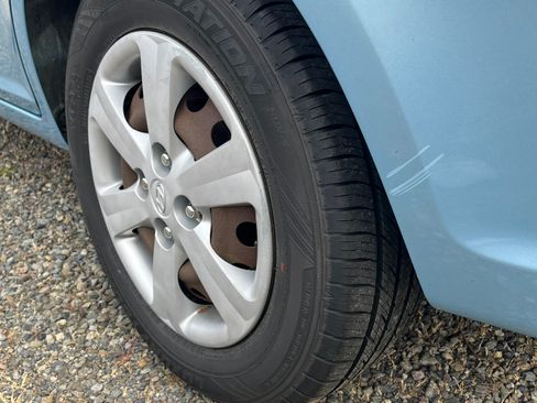 Used 2009 Hyundai Accent GLS FWD image 8