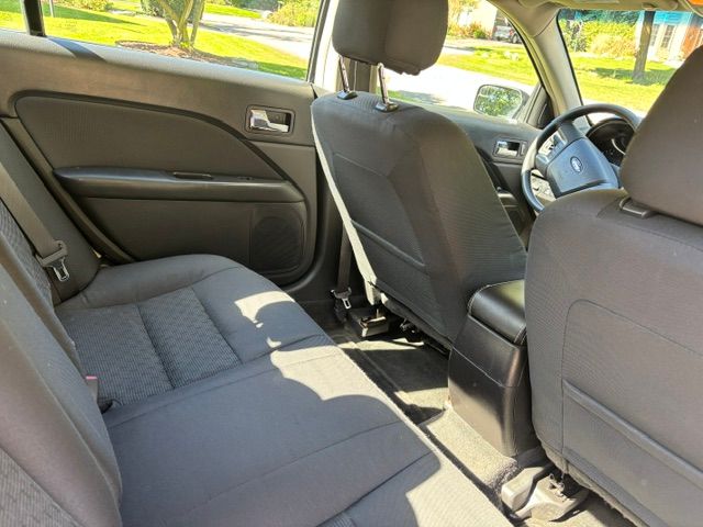 Used 2012 Ford Fusion SE FWD image 9