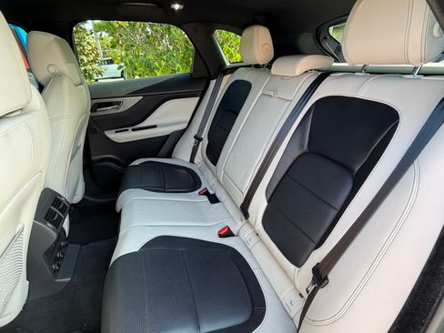 Used 2018 Jaguar F-PACE S image 18