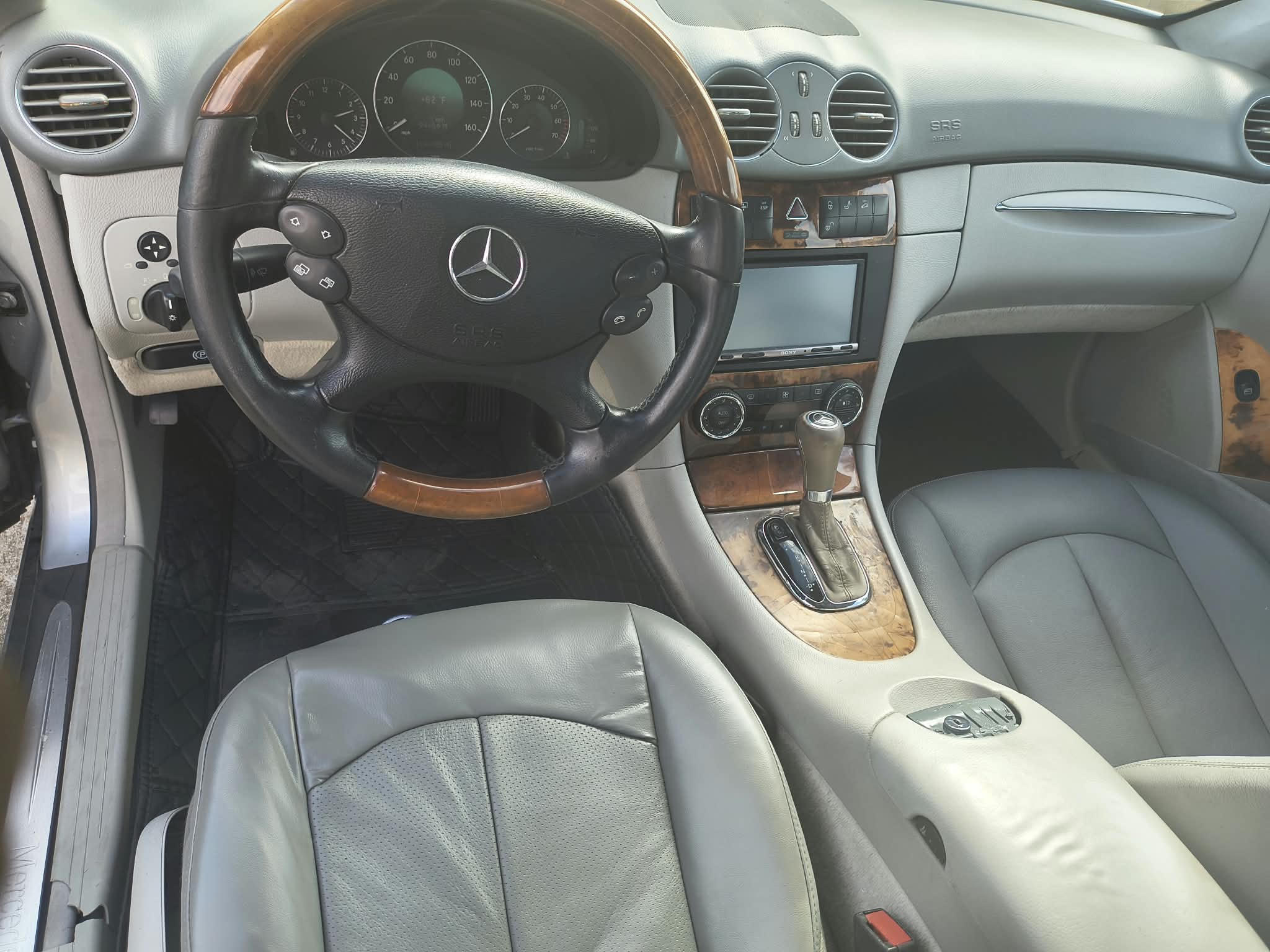 Used 2005 Mercedes-Benz CLK 500 Coupe image 1