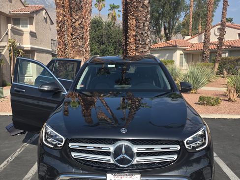 Used 2022 Mercedes-Benz GLC 300 image 1