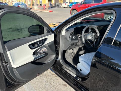 Used 2025 Mercedes-Benz E 450 4MATIC Sedan image 6