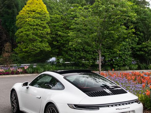 Used 2024 Porsche 911 Carrera 4S AWD/4WD image 19