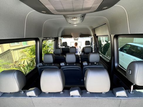 Used 2022 Mercedes-Benz Sprinter 2500 image 9