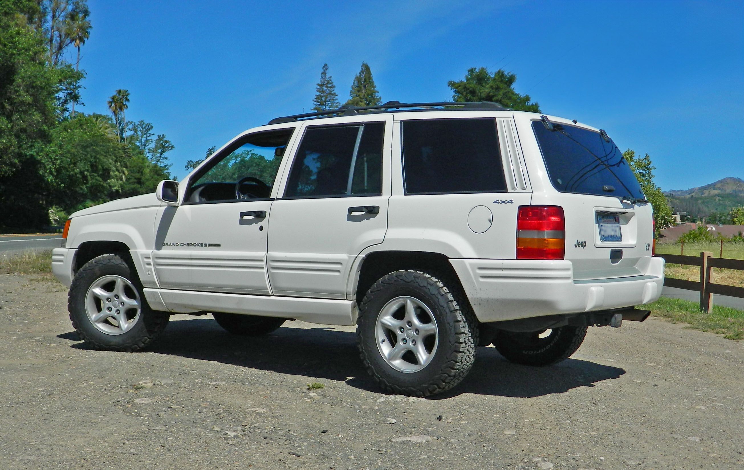 Used 1998 Jeep Grand Cherokee Limited AWD/4WD image 2