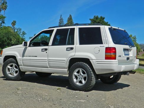 Used 1998 Jeep Grand Cherokee Limited AWD/4WD image 1