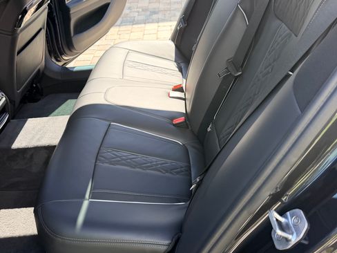 Used 2016 BMW 750i xDrive AWD/4WD image 24