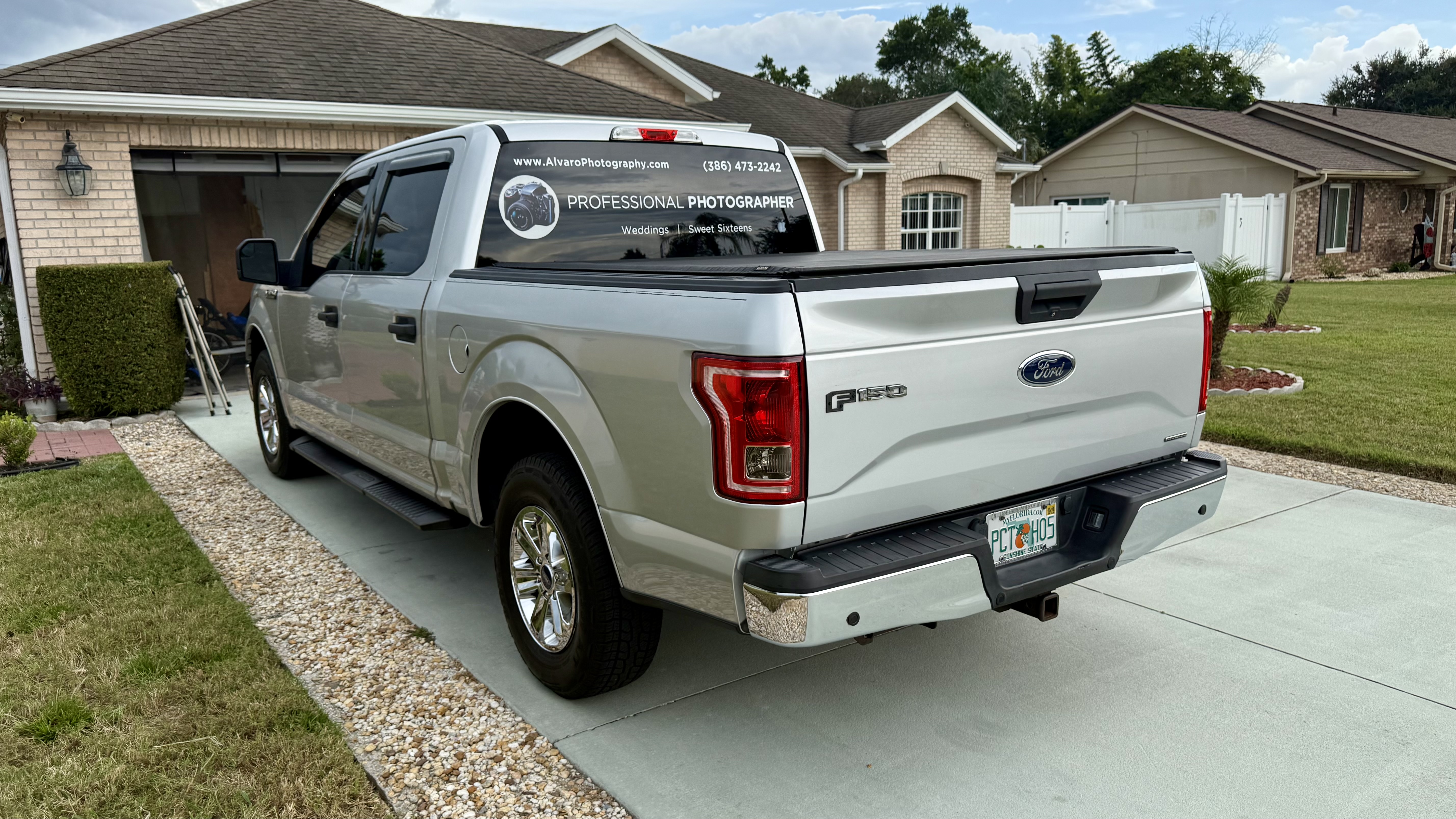 Used 2015 Ford F150 XLT w/ Trailer Tow Package RWD image 6