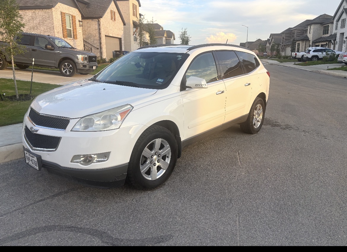 Used 2012 Chevrolet Traverse LT AWD/4WD image 1