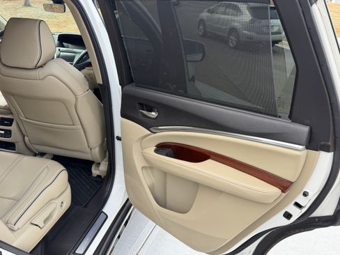 Used 2017 Acura MDX SH-AWD w/ Advance Package image 18