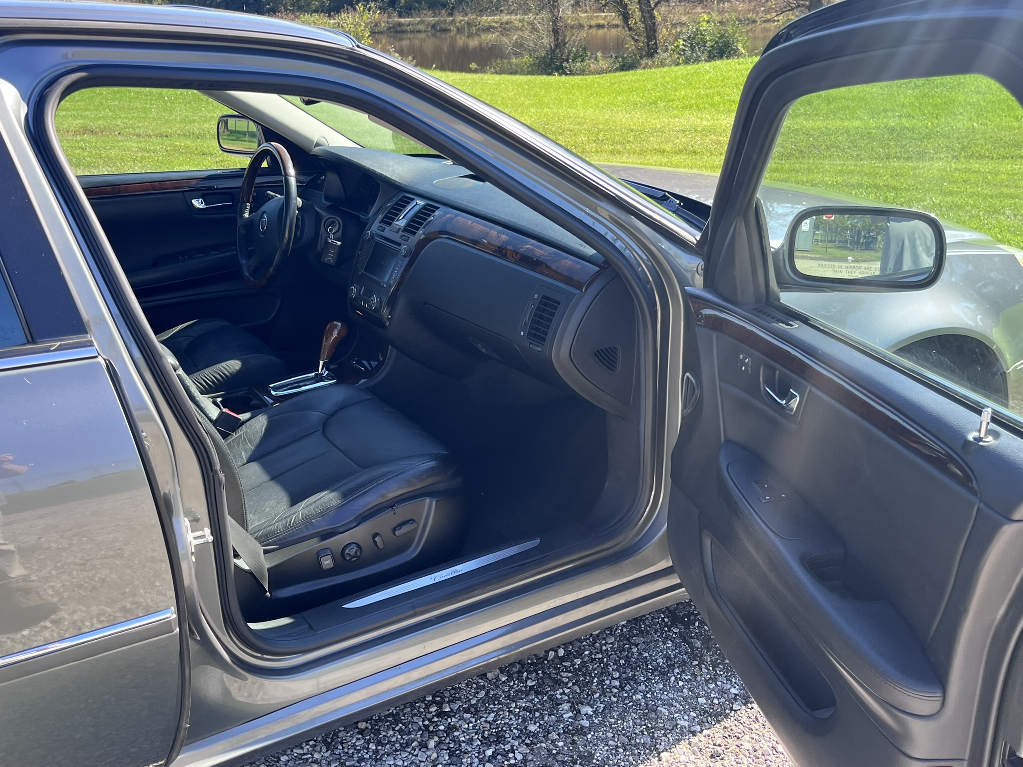 Used 2008 Cadillac DTS FWD image 19