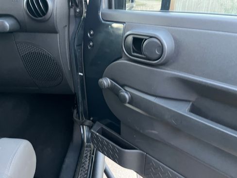 Used 2007 Jeep Wrangler X image 9