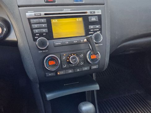 Used 2010 Nissan Altima 2.5 S w/ Premium Pkg FWD image 11