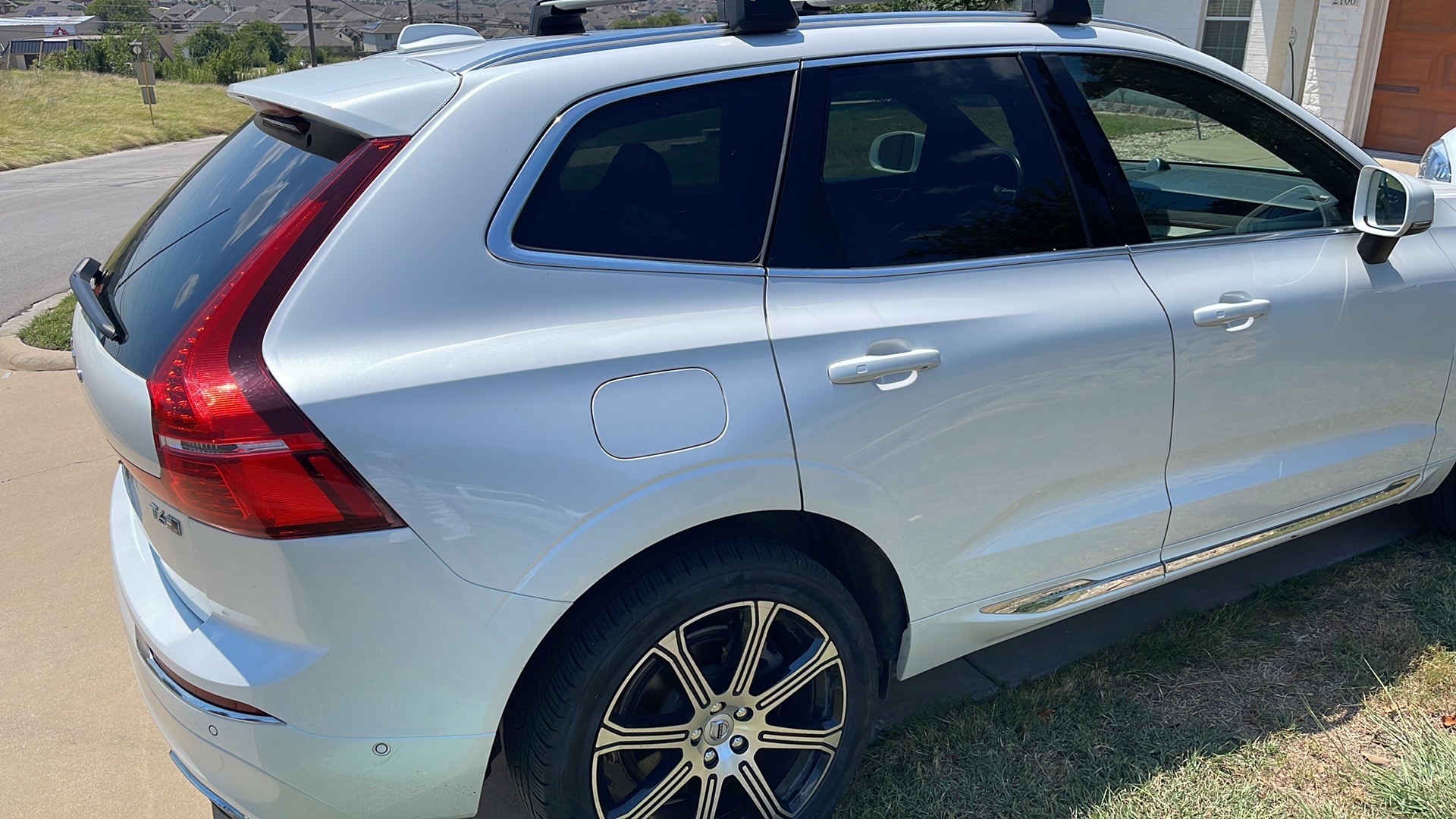 Used 2018 Volvo XC60 T6 Inscription w/ Convenience Package AWD/4WD image 2