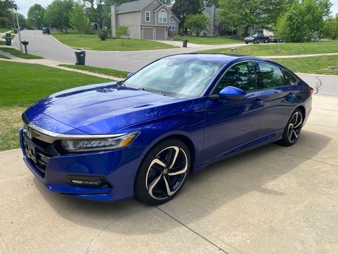 Used 2018 Honda Accord Sport image 1