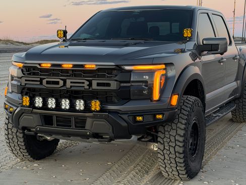 Used 2025 Ford F150 Raptor AWD/4WD image 4