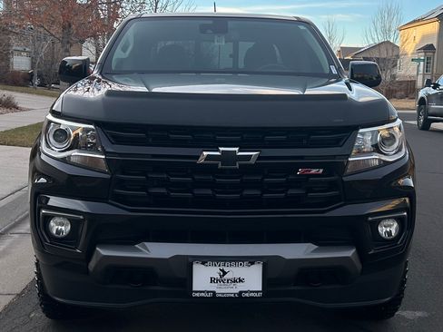 Used 2021 Chevrolet Colorado Z71 w/ Z71 Midnight Edition image 2