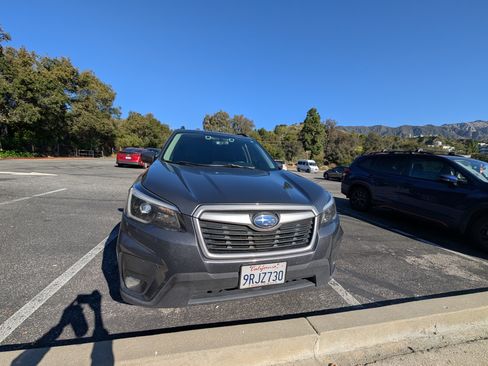 Used 2021 Subaru Forester Premium image 5