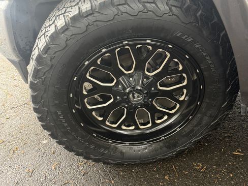 Used 2020 RAM 1500 Laramie AWD/4WD image 11