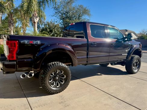 Used 2019 Ford F250 Lariat w/ Lariat Ultimate Package image 4